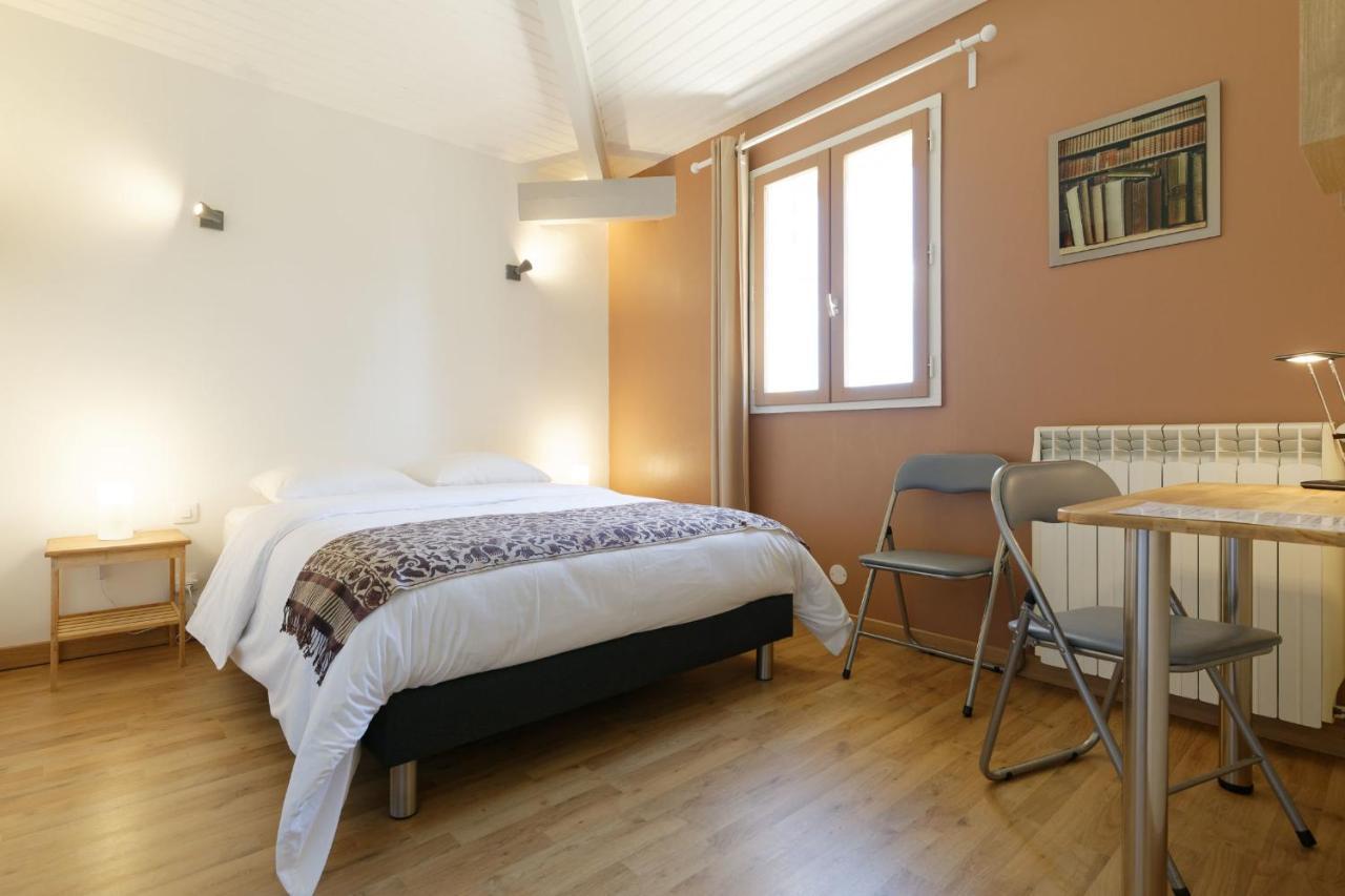 Chambre D'Hotes De Charme A La Maison Bleue Savignac-Mona Dış mekan fotoğraf